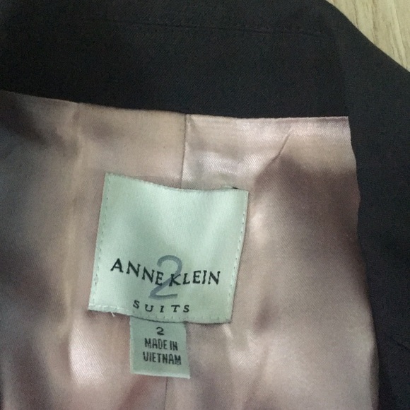 Anne Klein black skirt suit size 2 - Picture 3 of 4